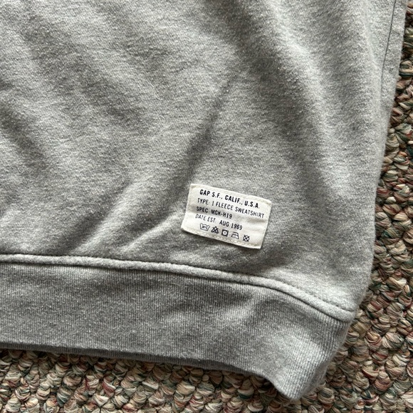 GAP Crew Neck Sweatshirt,  size L - Picture 8 of 8